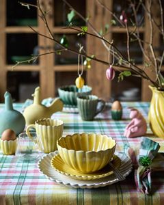 Hovedbilde HENNY H&oslash;ne – Gul